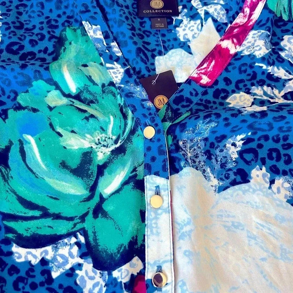 🌺💙NWT JM Collections by Macy’s Floral Printed Cuffed-Sleeve Blouse- size small - Picture 3 of 6